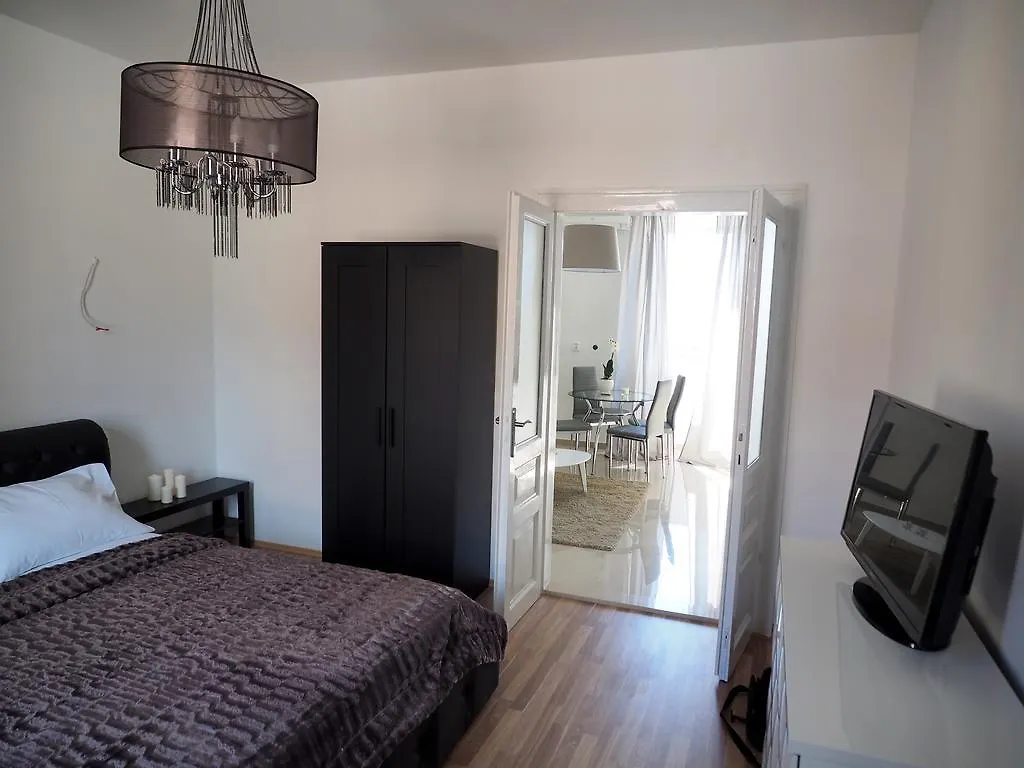 Captain Emo City Apartments Pula 0*,  Croatia