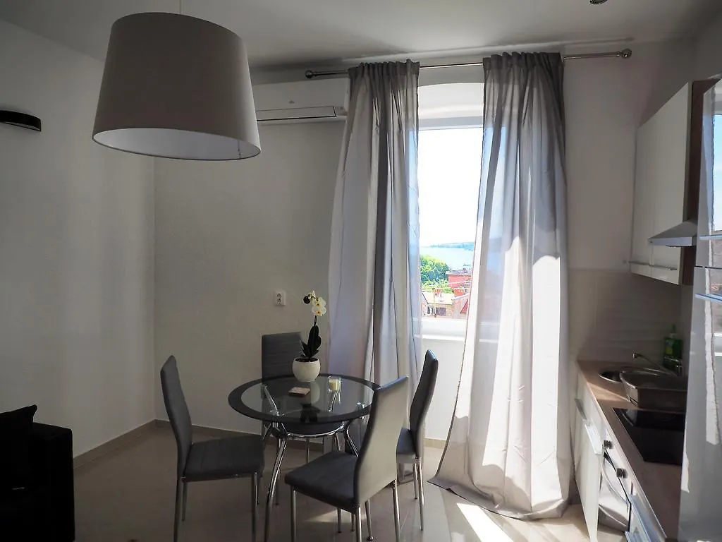 Captain Emo City Apartments Pula